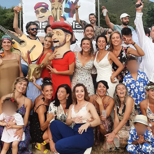 Els capgrossos d'Els Delai a la festa d'un casament